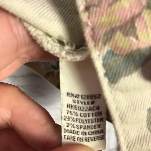 Hot Kiss Cream Spring Floral Denim ButtonUp Jacket - Picture 7 of 7